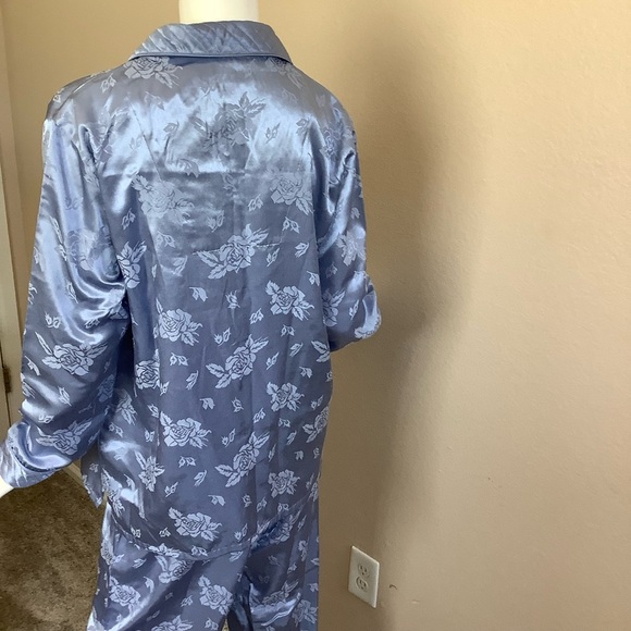 Claire's Rosie Silky Blue Floral Pajama Set - Picture 5 of 10